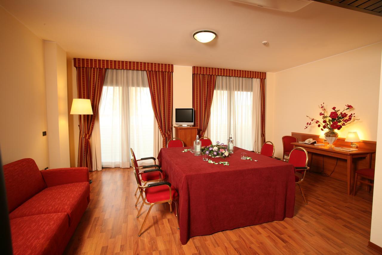 Hotel Executive Meeting & Events 우디네 외부 사진